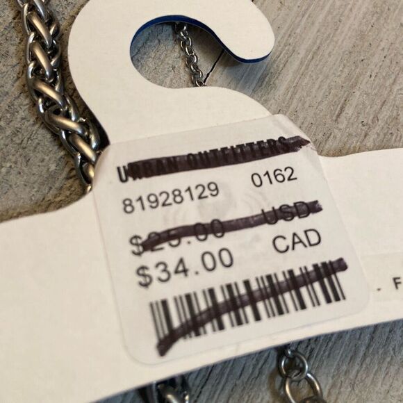 NWT Urban Outfitters Silver Chain Shiny Cross Pendant Statement Necklace - Picture 5 of 7